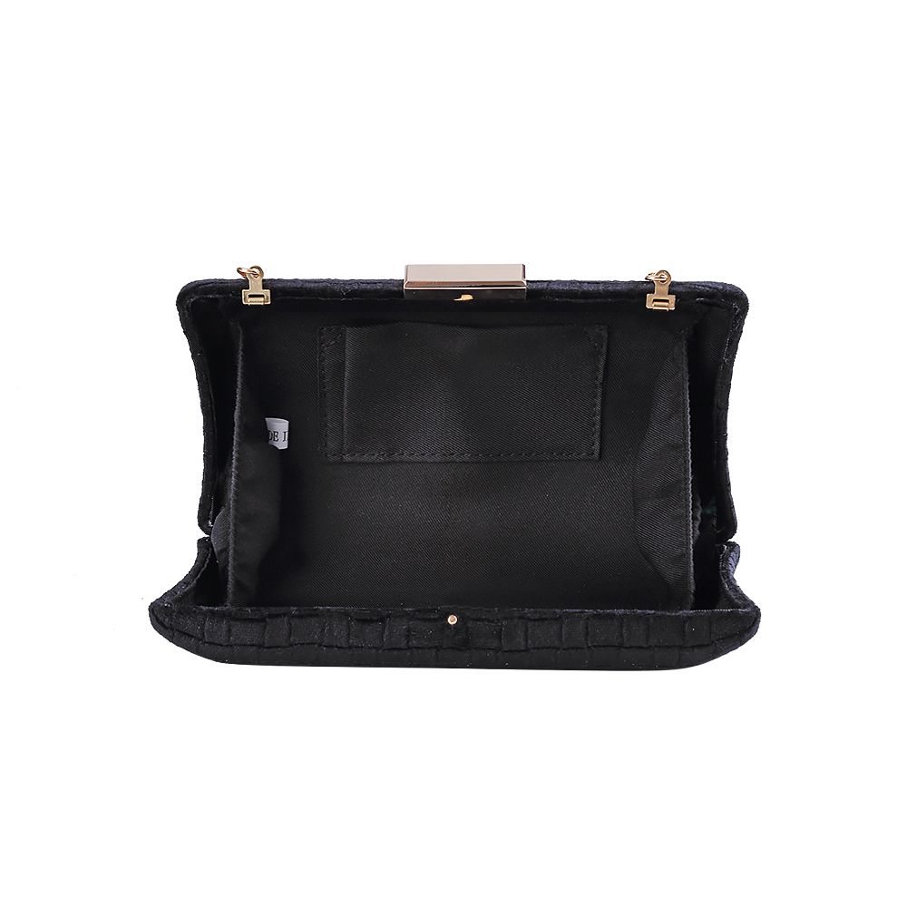 Fluwelen zwarte clutch met geweven patroon, open stand