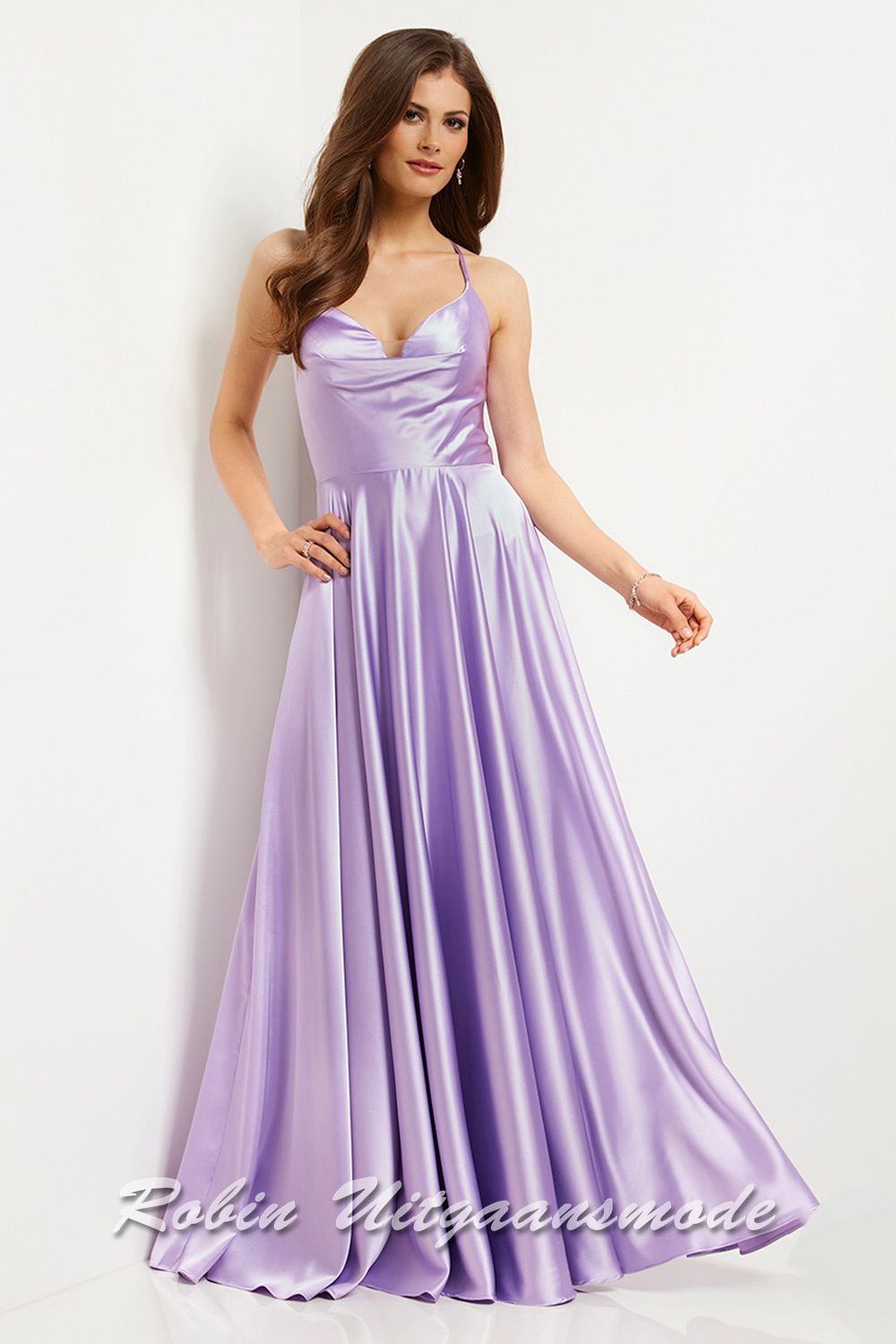 Lila Galajurk met cascadehals, open rug en cirkelrok