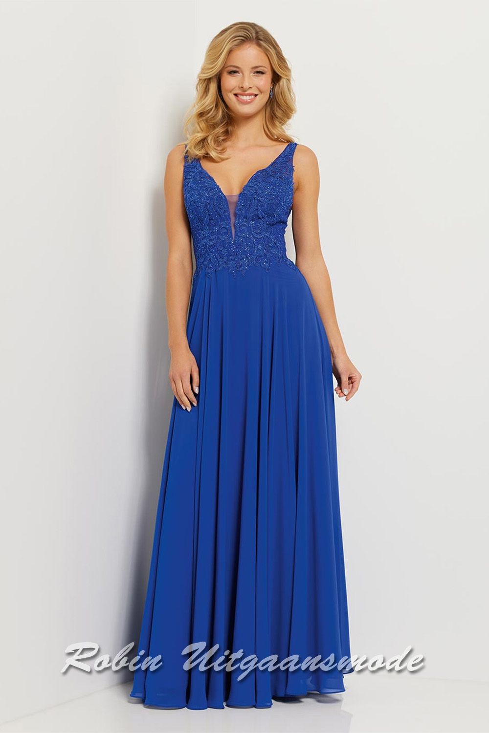 Galajurk met heartshape halslijn, kanten lijfje met kralen, een rugdecolleté en lange chiffon rok