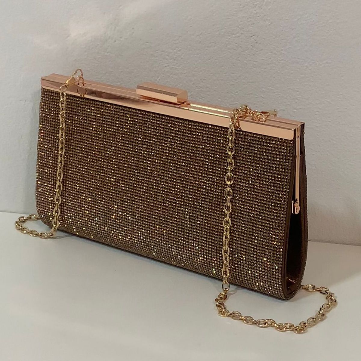 Bronskleurige galatasje volledig bedekt met fijne kristallen