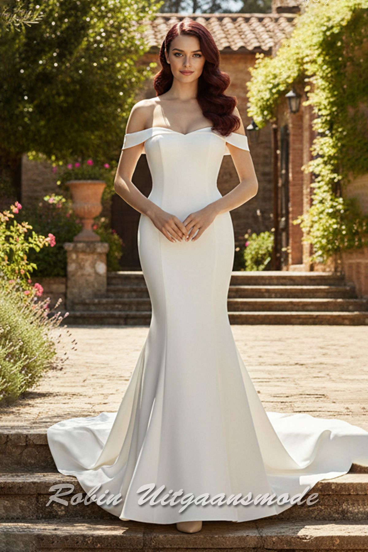 Off-shoulder trouwjurk met aansluitend lijfje, een zeemeerminrok en kleine sleep