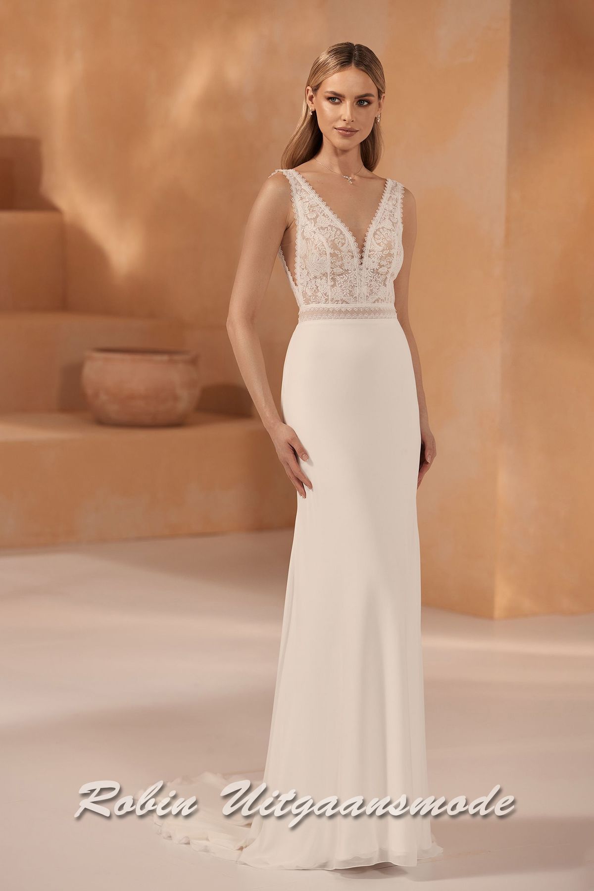 Strakke trouwjurk met kanten lijfje en chiffon rok
