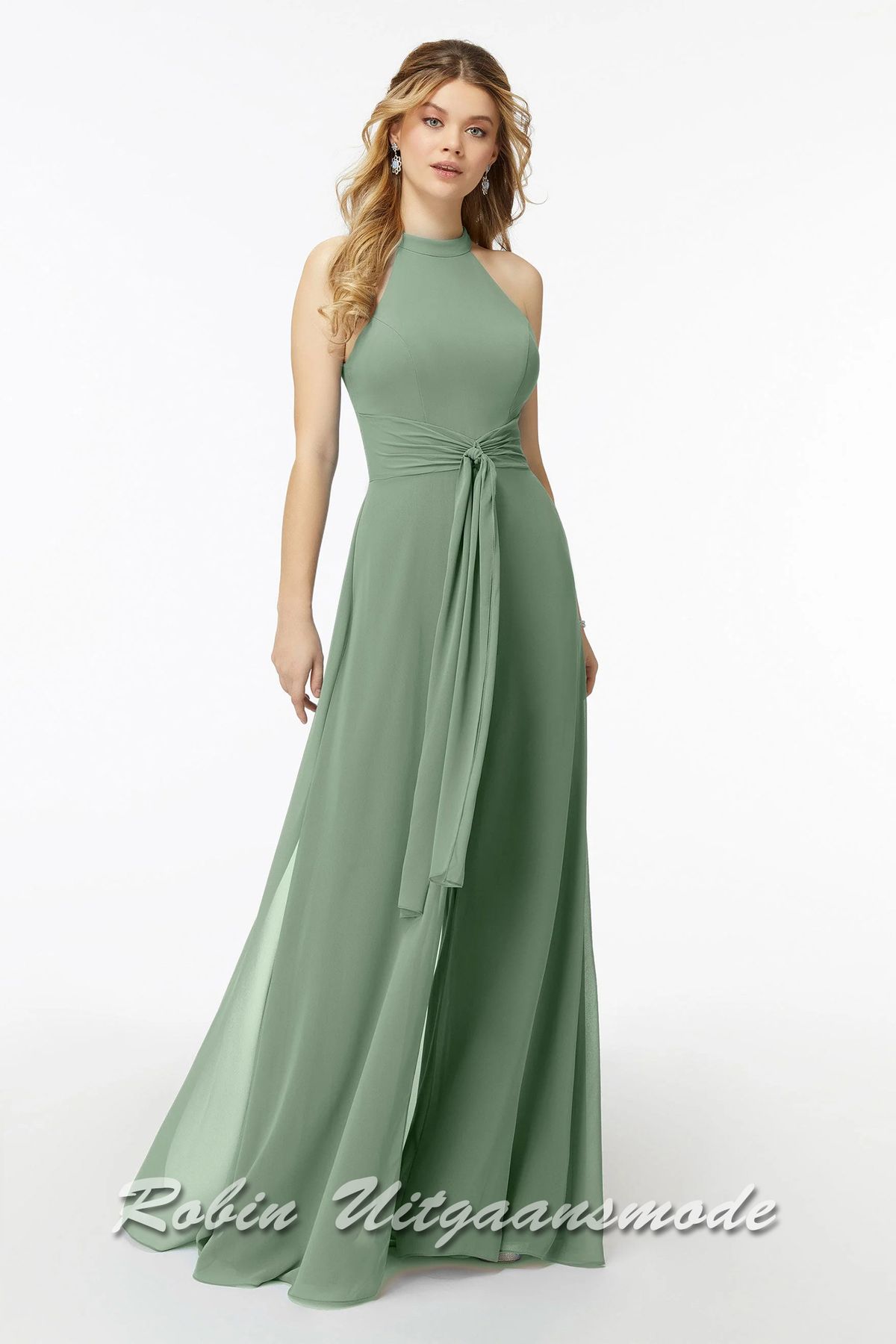 Mosgroene Gala broekpak van chiffon met een hoge haltersluiting, wijde pijpen en sjerp tailleband