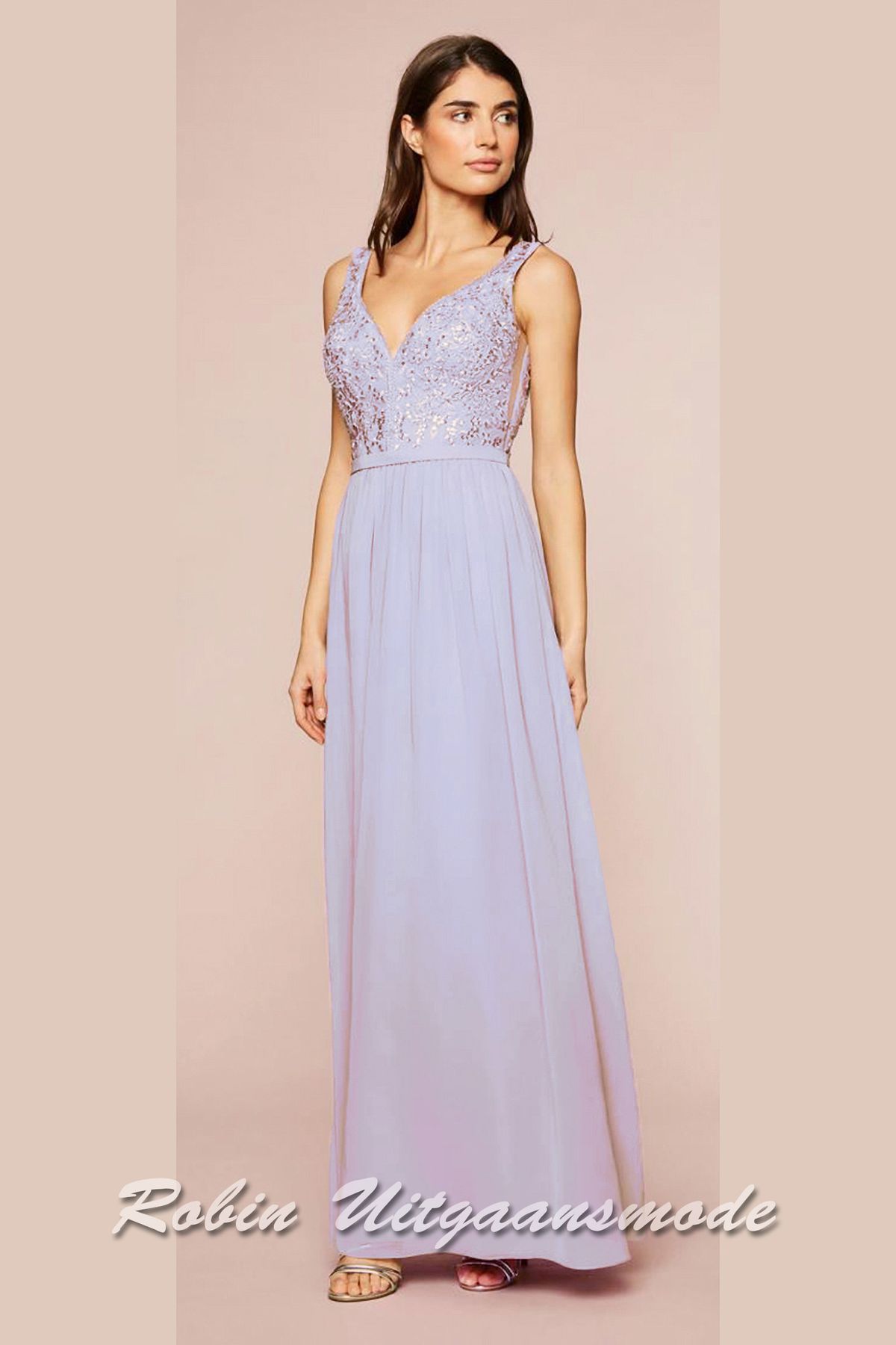 Lavendel galajurk met V-hals lijfje, brede schouderbanden, een smalle tailleband en chiffon rok