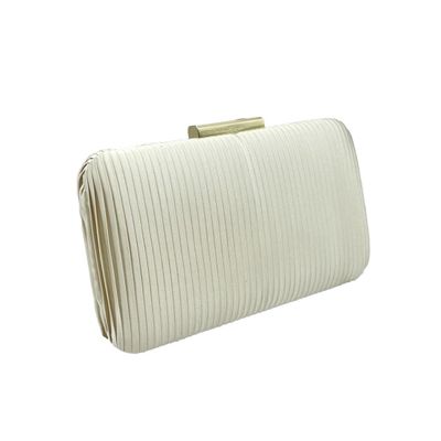 Champagnekleur Avond clutch met een ribfluweel look, zijaanzicht
