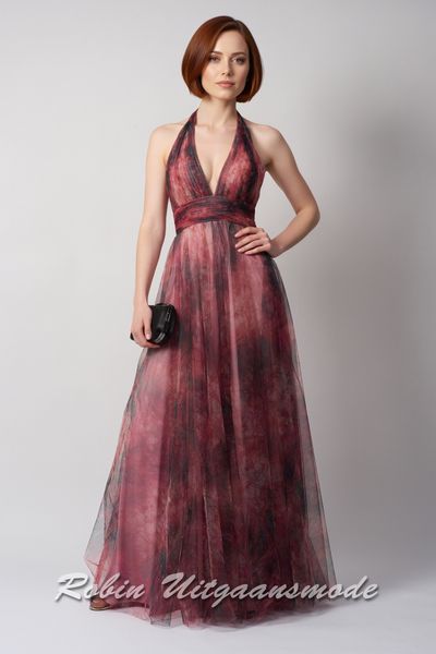 Berry halter avondjurk met print, een vrouwelijk V-halslijn, brede taille band en iets wijd uitlopende rok met tule toplaag
