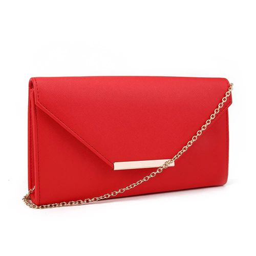 Zijaanzicht van de Rood enveloptasje met goudkleurige sluiting en ketting