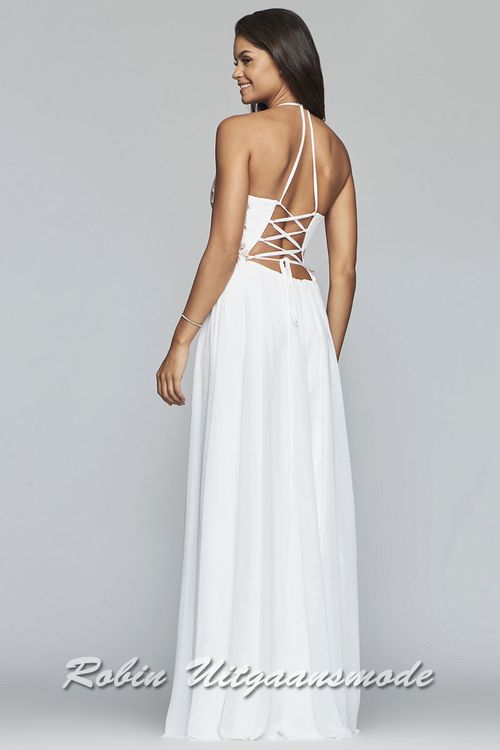 Open rug met vetersluitng van de verleidelijke bruidsjurk ivoor met V-hals en chiffon rok