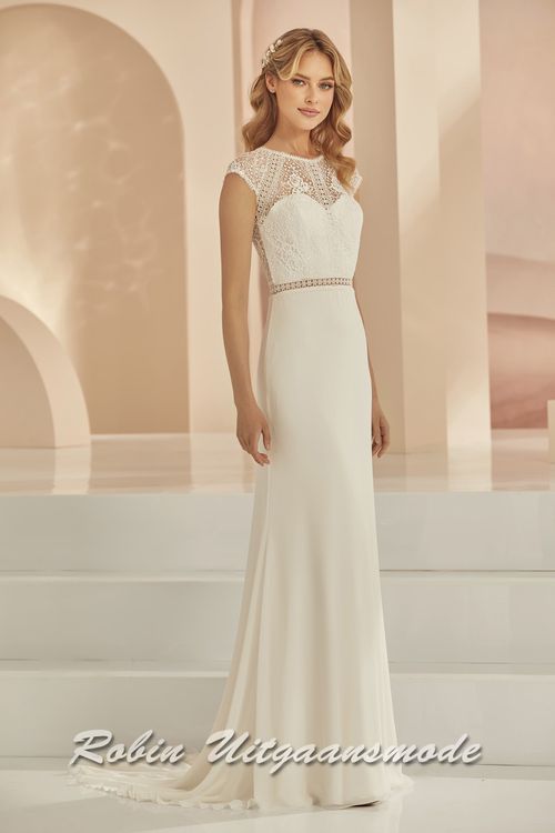 Rechte bruidsjurk prachtig kanten lijfje met hoge halslijn en kleine kapmouwtjes