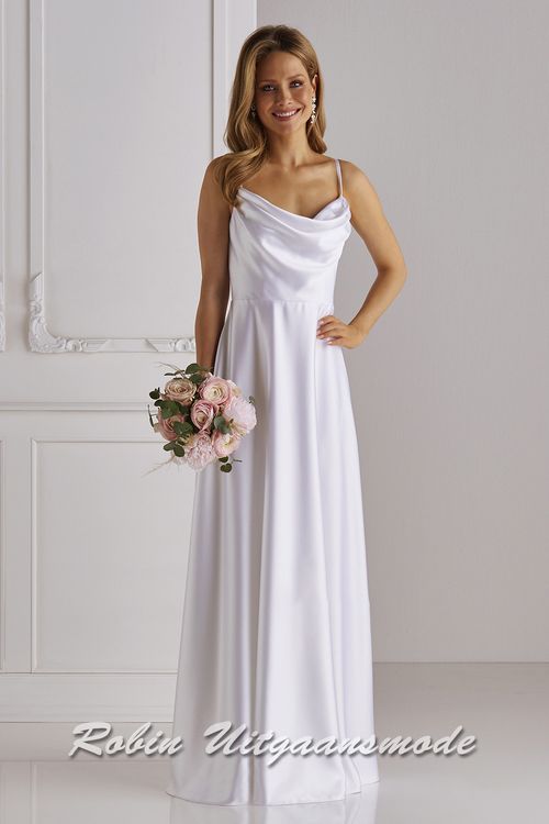 Trouwjurk met waterval halslijn, smalle schouderbandjes, een lage rug met kanten zijstukken en geplooide rok