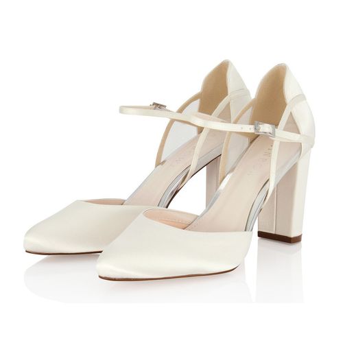 Paar van de Middelhoge bruidsschoen met brede hak en enkelbandjes