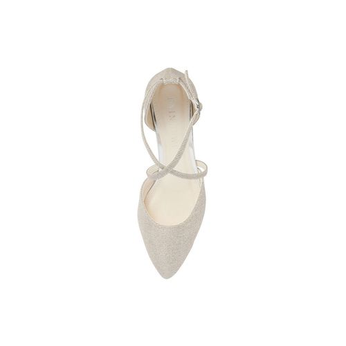 Champagnekleurige metallic bruidsschoen met gekruiste bandjes, een blokhak van 3,5 cm en verstelbare enkelband, bovenaanzicht