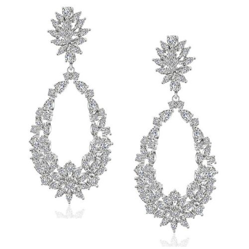 Grote zilverkleurige oorbel met cubic zirkonia steentjes