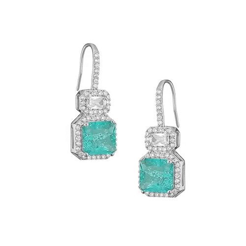 Oorstekers met een aqua blauw vierkant geslepen kristal