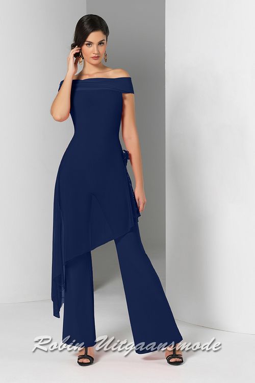 Royal blauwe Gala broekpak met asymmetrisch lijfje en off-shoulder halslijn