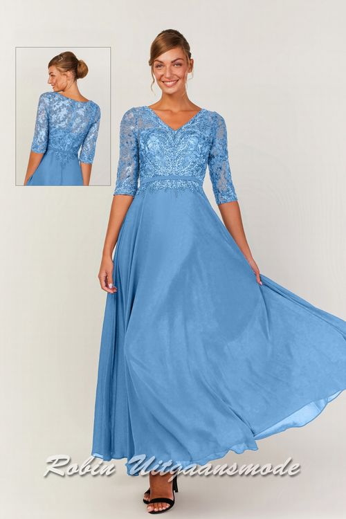 Jeansblauwe Avondjurk met driekwart mouw en hoge V-halslijn