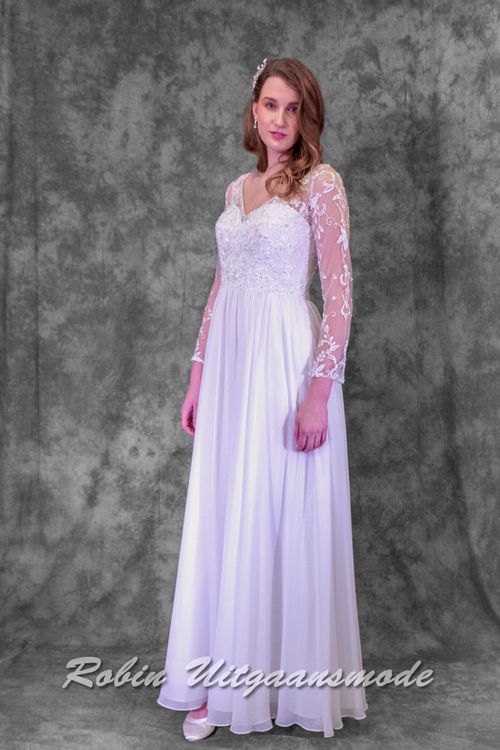 Charmante bruidsjurk met lange mouwen van kant en hartvormig lijfje