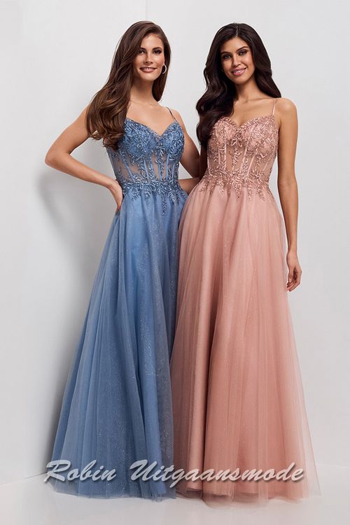 Nevelblauwe en abrikoos Galajurk met kanten korset top en glitter tule rok