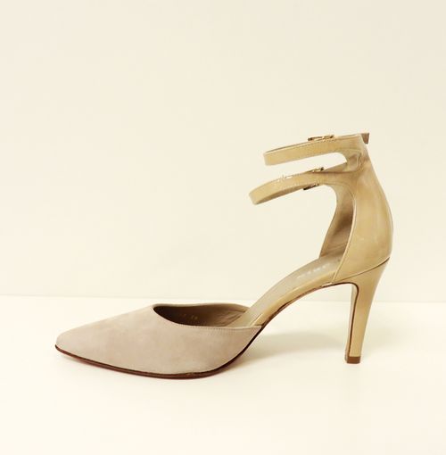 Nude-roze pumpschoenen met dubbele enkelbandjes