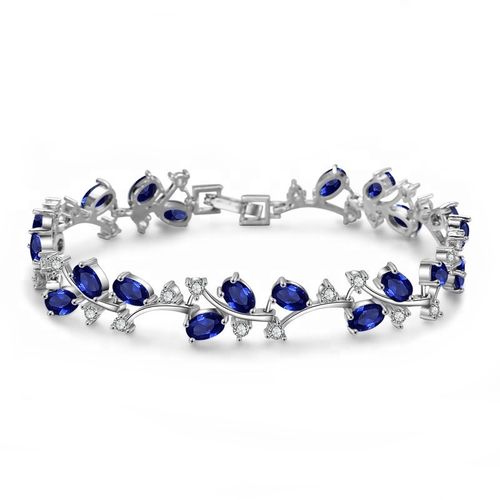 Armbandje met blauwe diamantjes en strass steentjes
