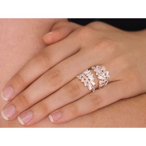 Statement ring met staafvormige kristalstenen