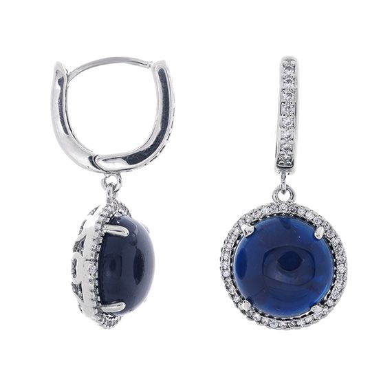 Hangertjes met blauwe zirkonia steen omlijst met strass steentjes
