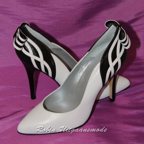 Wit-zwarte pumps met hoge hak