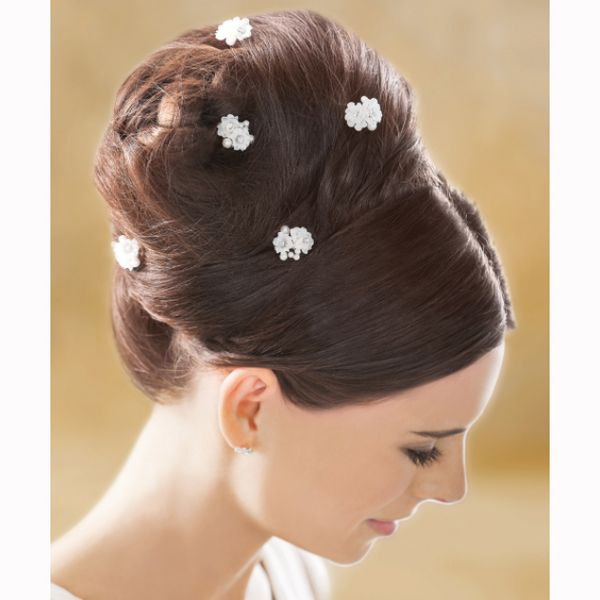 Bruidscurlie met witte bloemetjes en parels