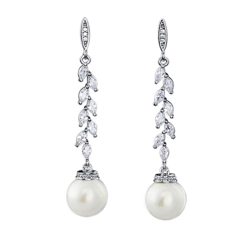 Parel oorhangers met zirkonia blaadjes