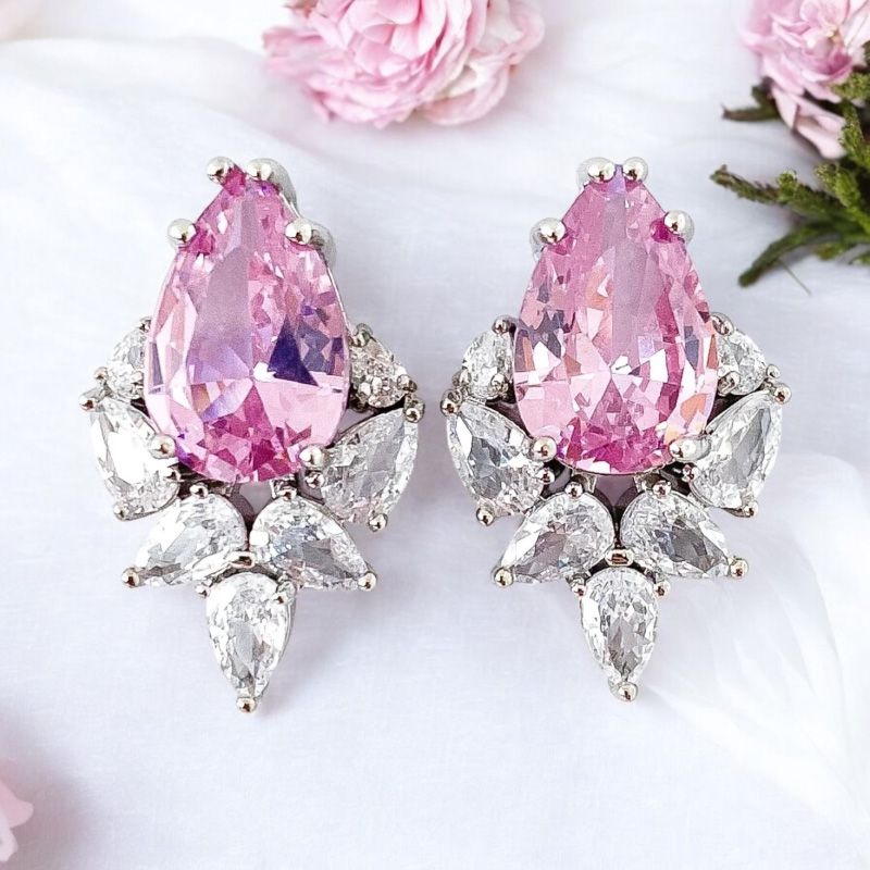 Statement oorbellen met blush roze kristallen