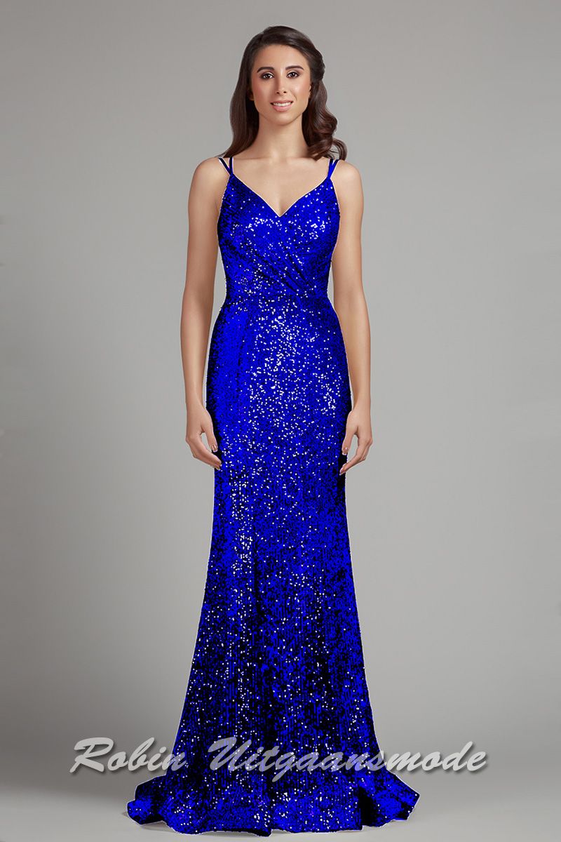 Blauwe Fishtail glitterjurk met gedrapeerde V-hals, smalle bandjes en een rugdecolleté