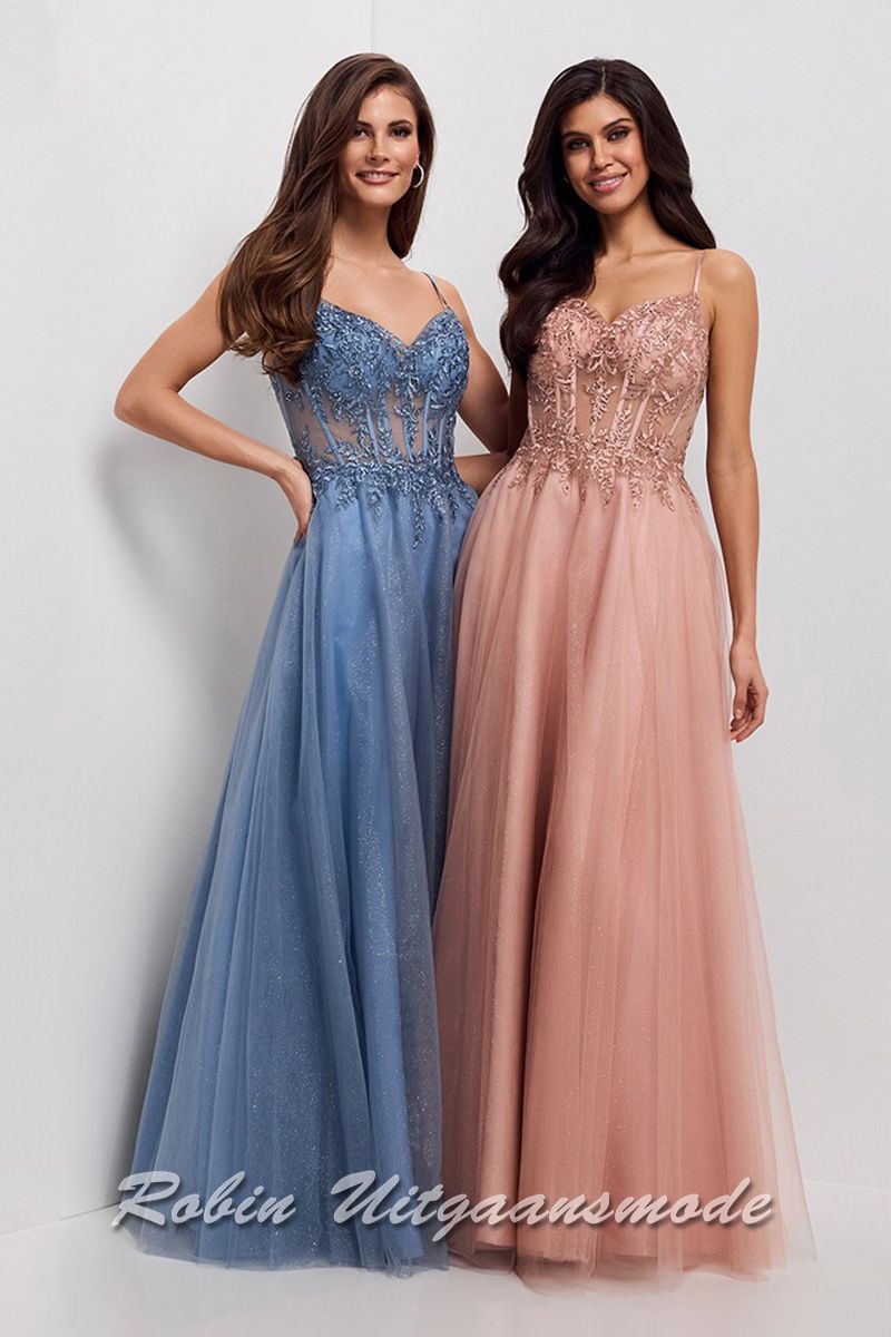 Nevelblauwe en abrikoos Galajurk met kanten korset top en glitter tule rok