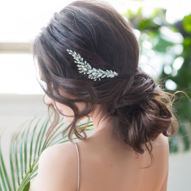 Elegante haarclips met opaalkleurige kristallen