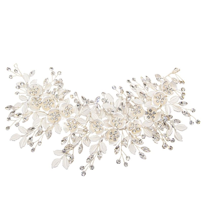 Haarsieraad met zilverkleurige bloemen en marquise-kristallen
