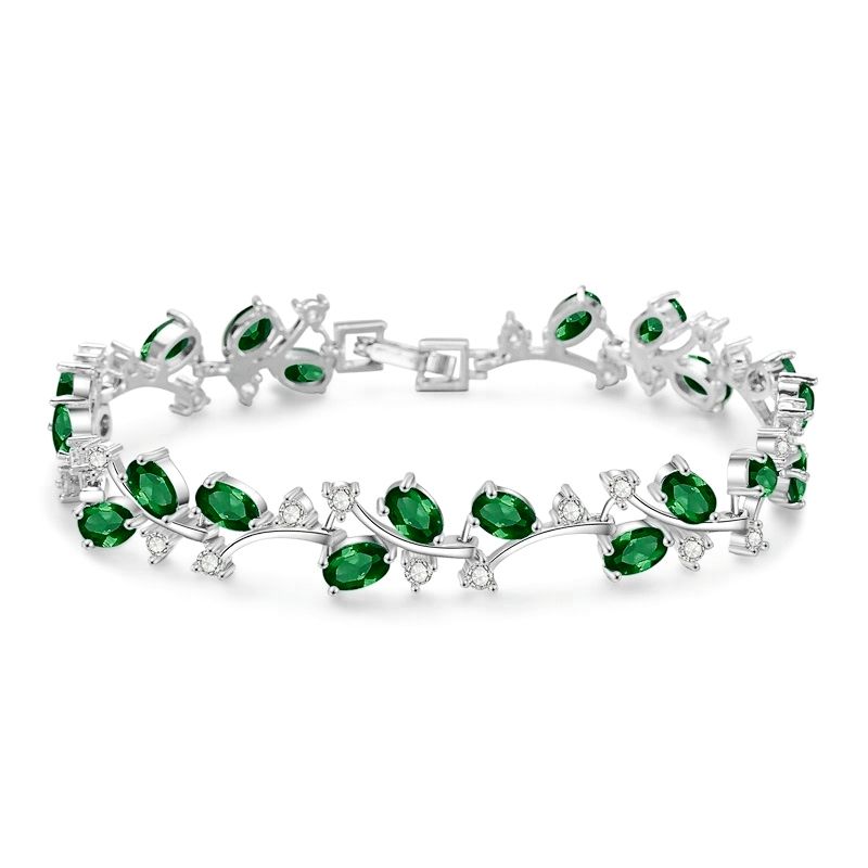 Armbandje met groene diamantjes en strass steentjes